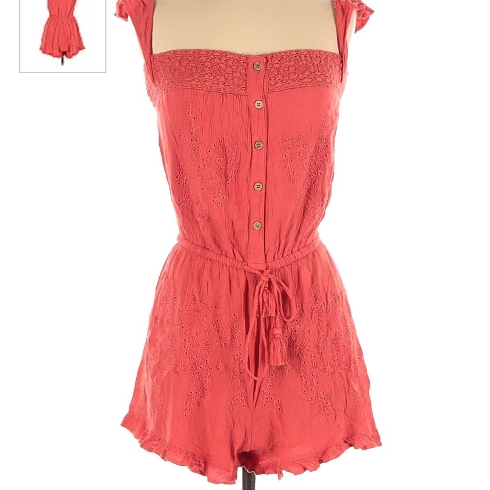 American Eagle coral romper. - Picture 1 of 2